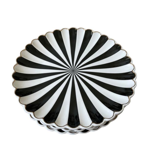 Monterey Bay Fine Porcelain Dinner Plates 11in Black White Scallop Set of 4 NEW - Picture 6 of 10
